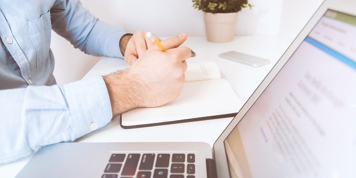 How to Write Status Updates People Actually Read