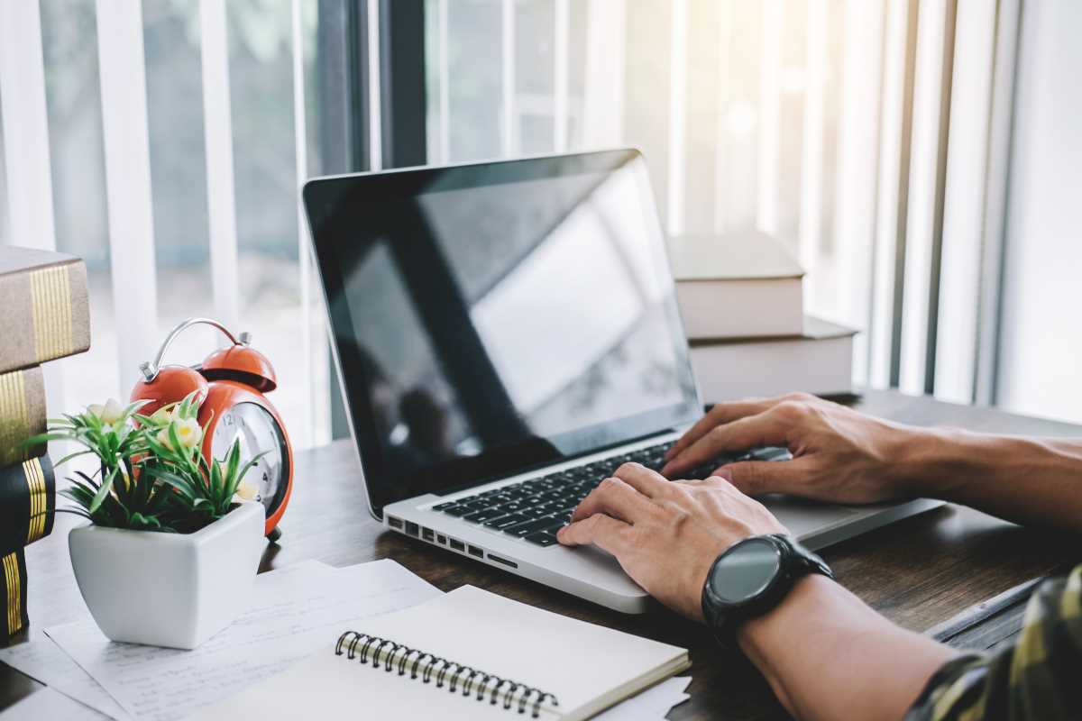 Multi-Purpose Furniture for Hybrid Work and Leisure Spaces