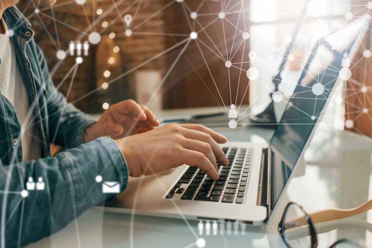 Crafting an Engaging LinkedIn Profile for Tech Roles