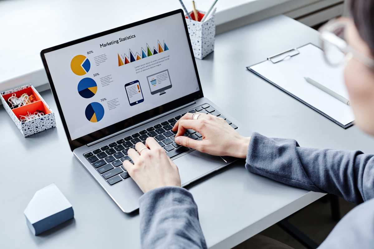 Smart Whiteboards for Remote Brainstorming